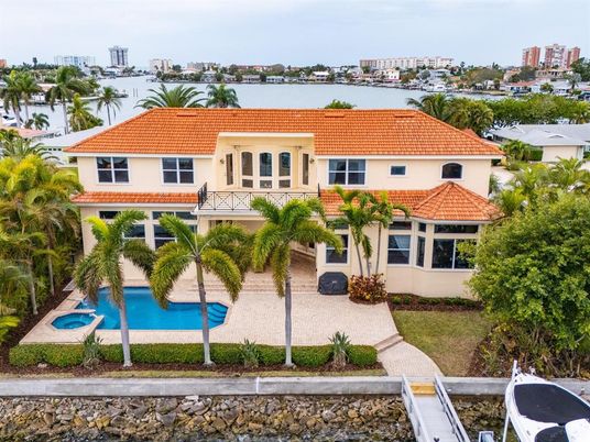 Exterior, Facade, Pool, Mediterranean