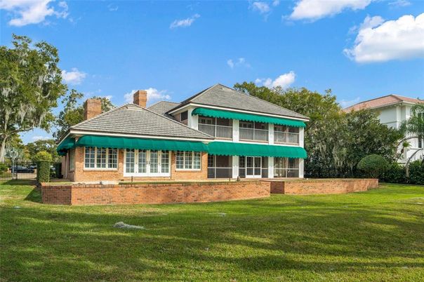 Backyard, Exterior, Facade, Brick Facade, Georgian