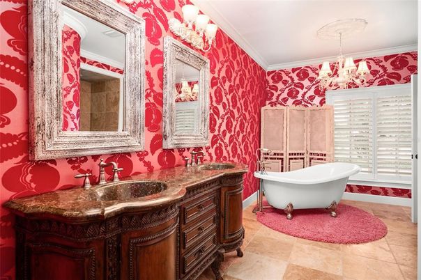 Bathroom, Chandelier, Free Standing Baths, Interior