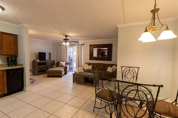 Dining room, Interior, Living room, Pendant Lights