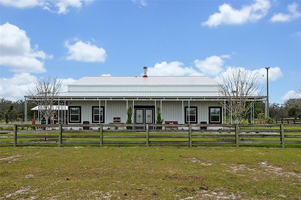 Backyard, Exterior, Facade, Ranch