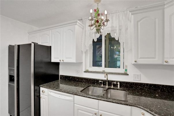 Chandelier, Interior, Kitchen