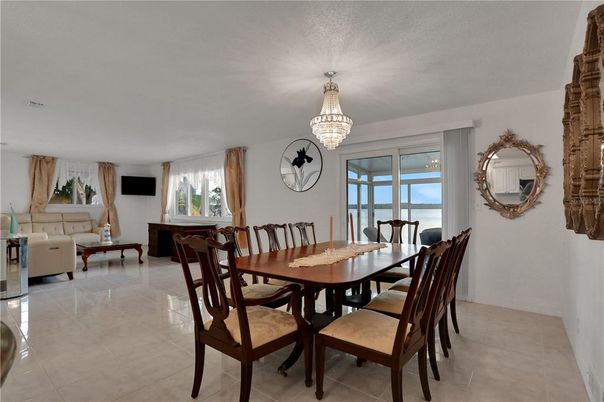 Chandelier, Dining room, Interior, Living room