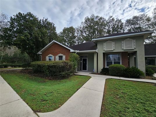 Exterior, Facade, Brick Facade, Split Level