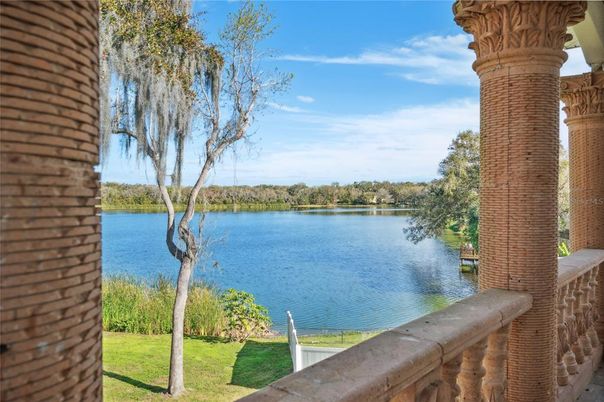 Exterior, Lake