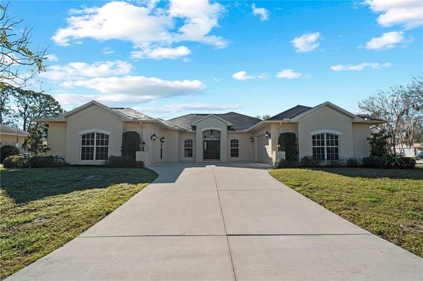 Backyard, Exterior, Facade, Ranch