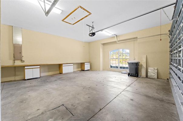 Garage, Interior