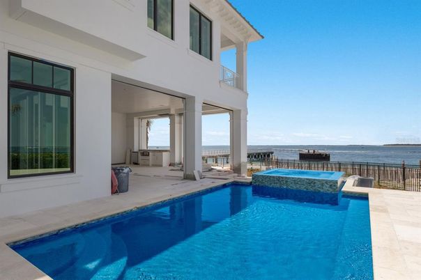 Exterior, Pool, Water
