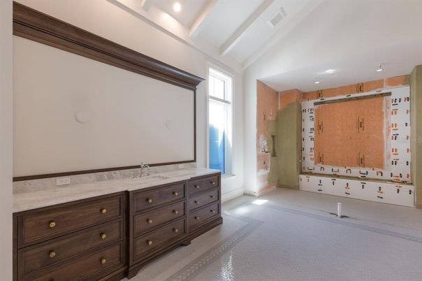 Empty room, Interior, Recessed Lighting