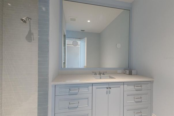 Bathroom, Interior, Recessed Lighting