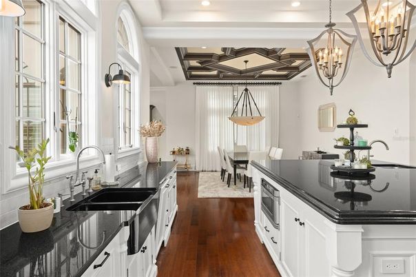 Chandelier, Dining room, Interior, Kitchen, Pendant Lights, Recessed Lighting, Wood Texture Flooring