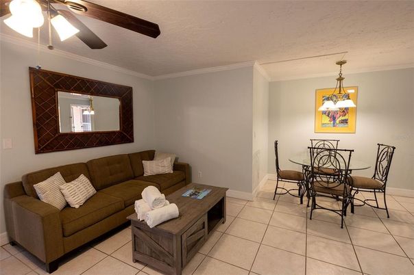 Dining room, Interior, Living room, Pendant Lights