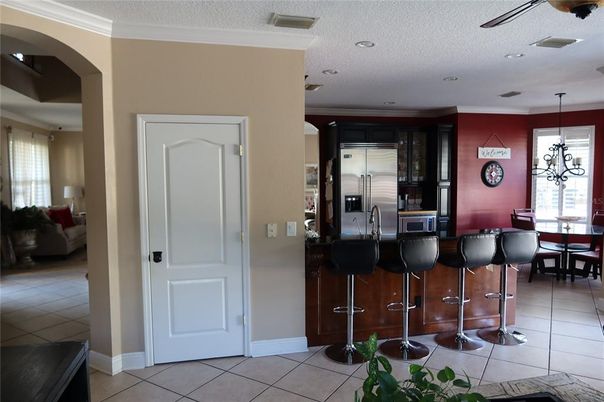 Chandelier, Dining room, Interior, Kitchen, Recessed Lighting, Stainless Steel Appliances