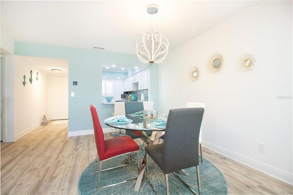 Dining room, Interior, Kitchen, Pendant Lights, Recessed Lighting, Wood Texture Flooring
