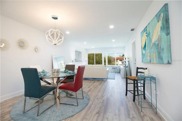 Dining room, Interior, Living room, Pendant Lights, Recessed Lighting, Wood Texture Flooring