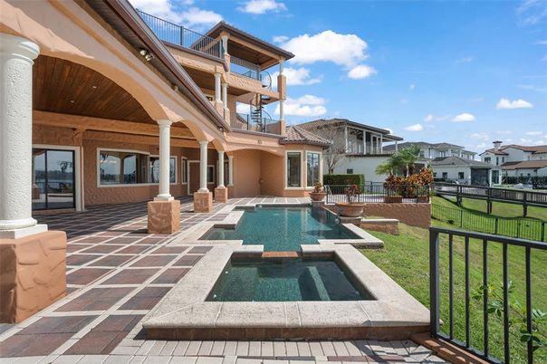 Exterior, Pool