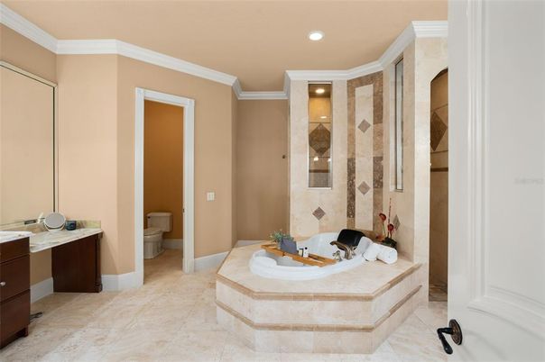 Bathroom, Interior, Recessed Lighting