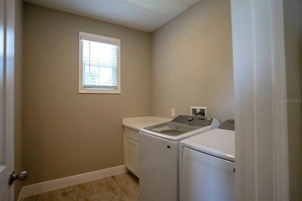 Interior, Washer, Wood Texture Flooring