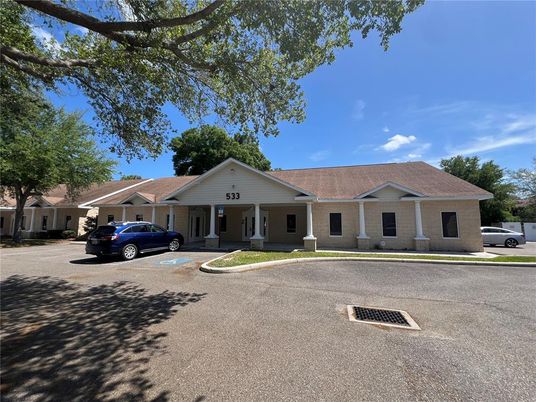 Attached, Exterior, Facade, Ranch