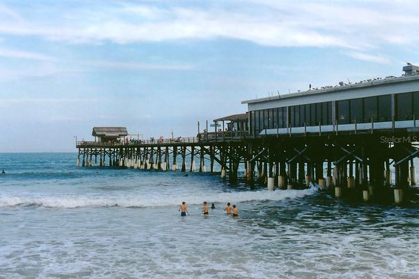 Exterior, Lake