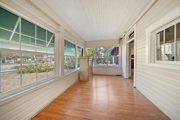 Empty room, Interior, Sun Room, Wood Texture Flooring