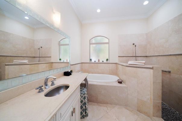 Bathroom, Interior, Recessed Lighting