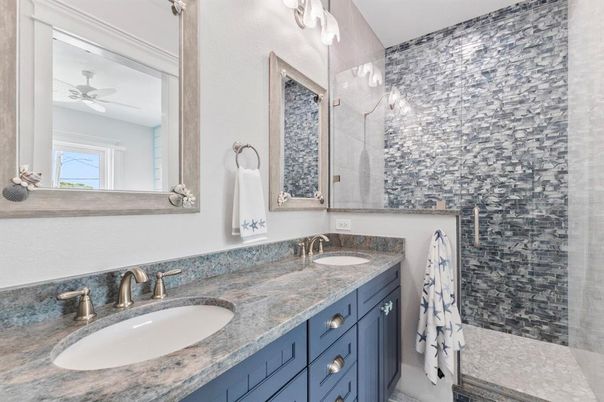 Bathroom, Dual Sink Vanities, Interior