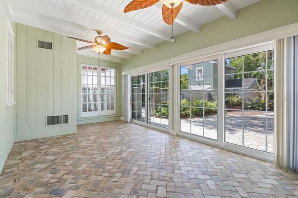 Empty room, Interior, Sun Room