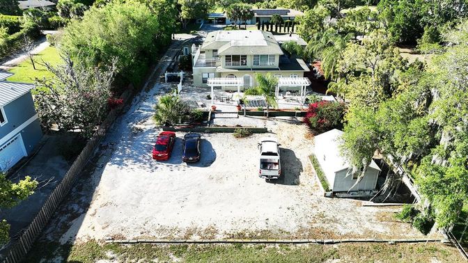 Exterior, Drone