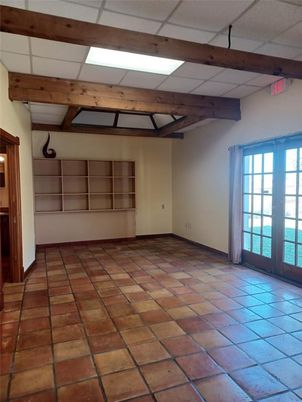 Empty room, Interior, Wooden Beams