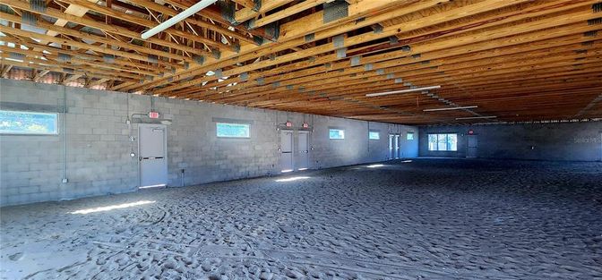 Empty room, Interior, Wooden Beams