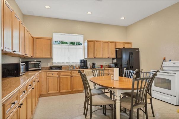 Dining room, Interior, Kitchen, Recessed Lighting