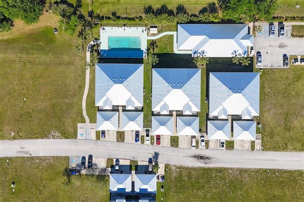 Exterior, Drone