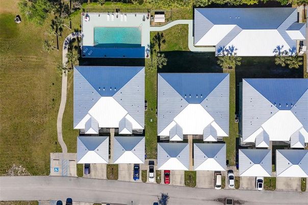 Exterior, Drone