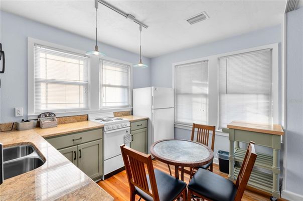 Dining room, Interior, Kitchen, Pendant Lights, Wood Texture Flooring