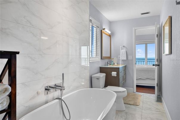 Bathroom, Free Standing Baths, Interior, Marble, Marble Walls, Water