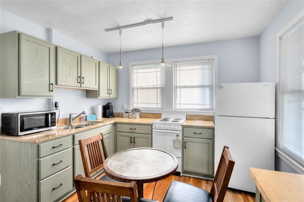 Interior, Kitchen, Pendant Lights, Wood Texture Flooring