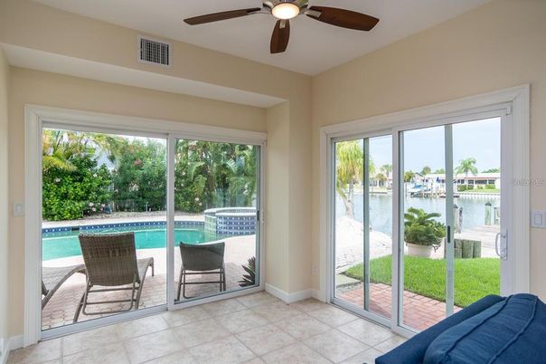 Interior, Sun Room, Water