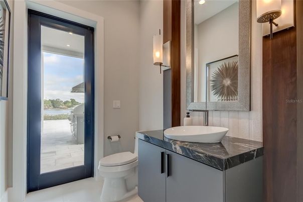 Bathroom, Interior, Recessed Lighting