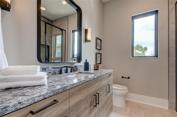 Bathroom, Dual Sink Vanities, Interior, Recessed Lighting