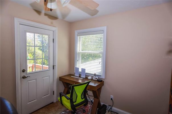 Home Office, Interior