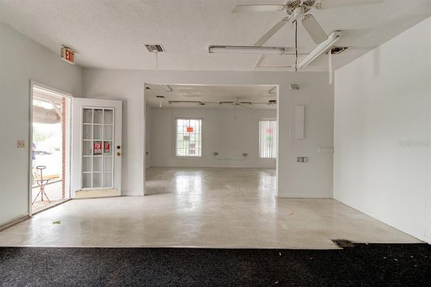 Garage, Interior