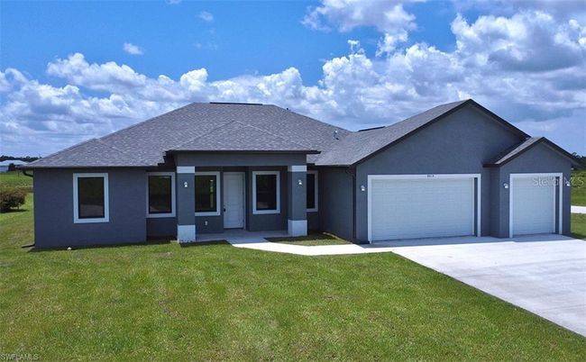 Attached, Exterior, Facade, Ranch