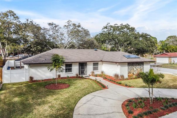 Backyard, Exterior, Facade, Solar Panels, Ranch