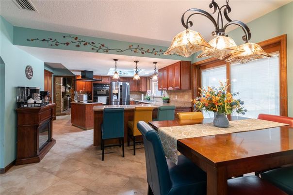 Dining room, Interior, Kitchen, Pendant Lights, Stainless Steel Appliances