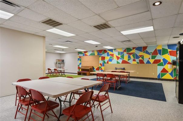 Dining room, Interior, Recessed Lighting