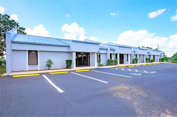 Exterior, Facade, Ranch
