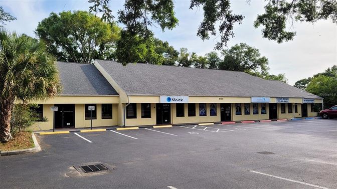 Exterior, Facade, Ranch