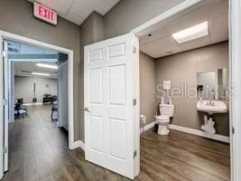 Fitness Equipment, Interior, Recessed Lighting, Wood Texture Flooring