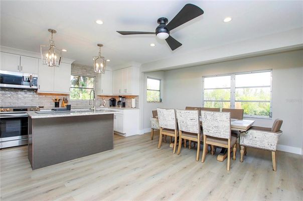 Dining room, Interior, Kitchen, Pendant Lights, Recessed Lighting, Wood Texture Flooring